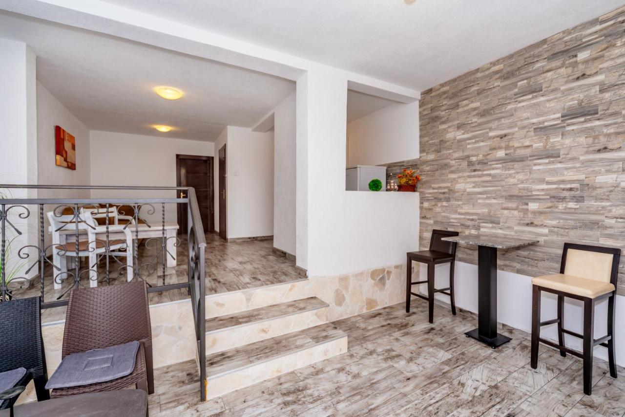 Apartmani Lira Sutomore Dış mekan fotoğraf
