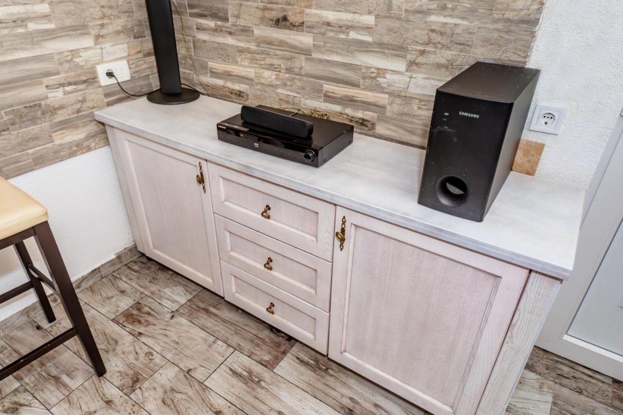 Apartmani Lira Sutomore Dış mekan fotoğraf