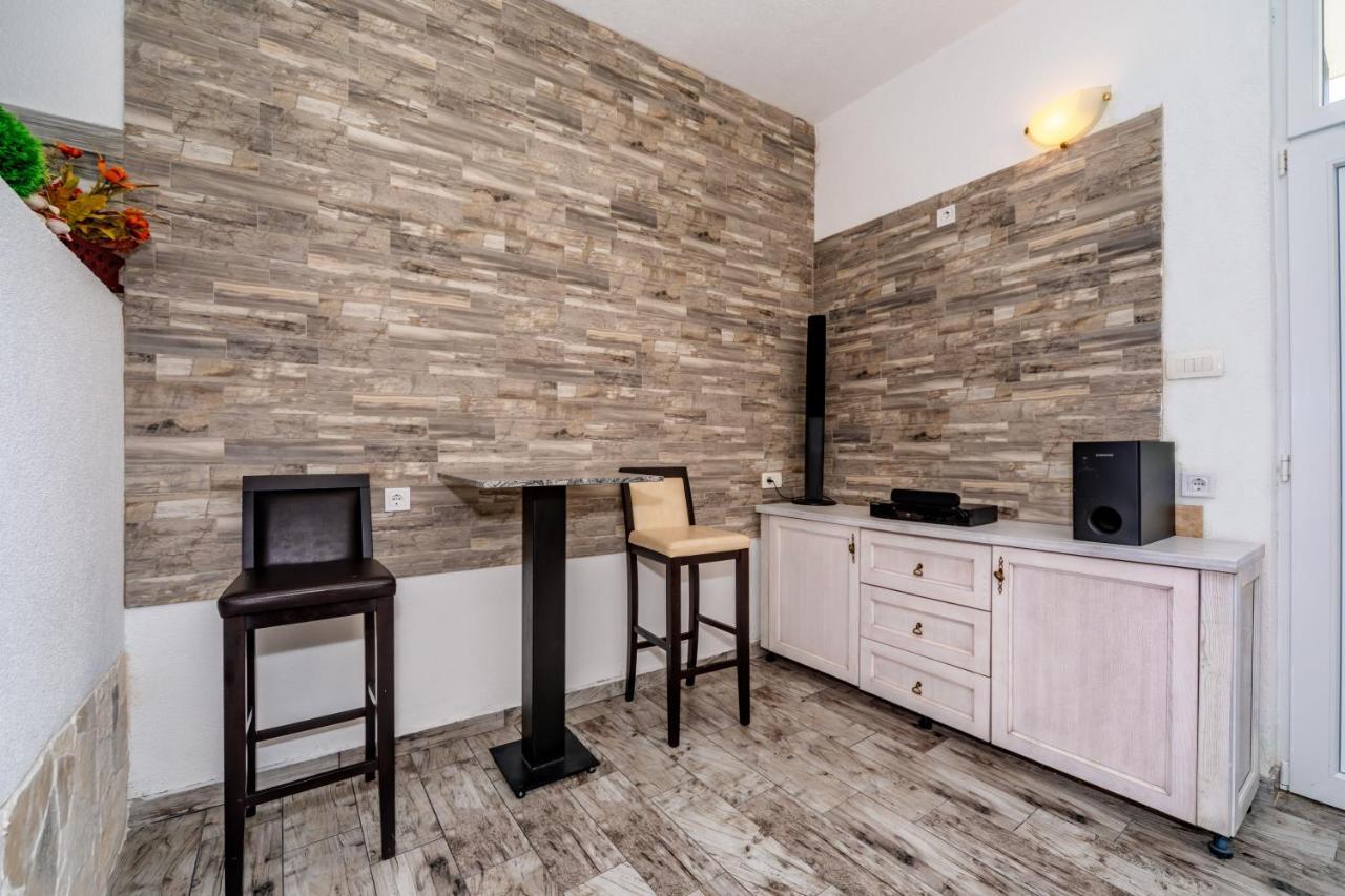 Apartmani Lira Sutomore Dış mekan fotoğraf