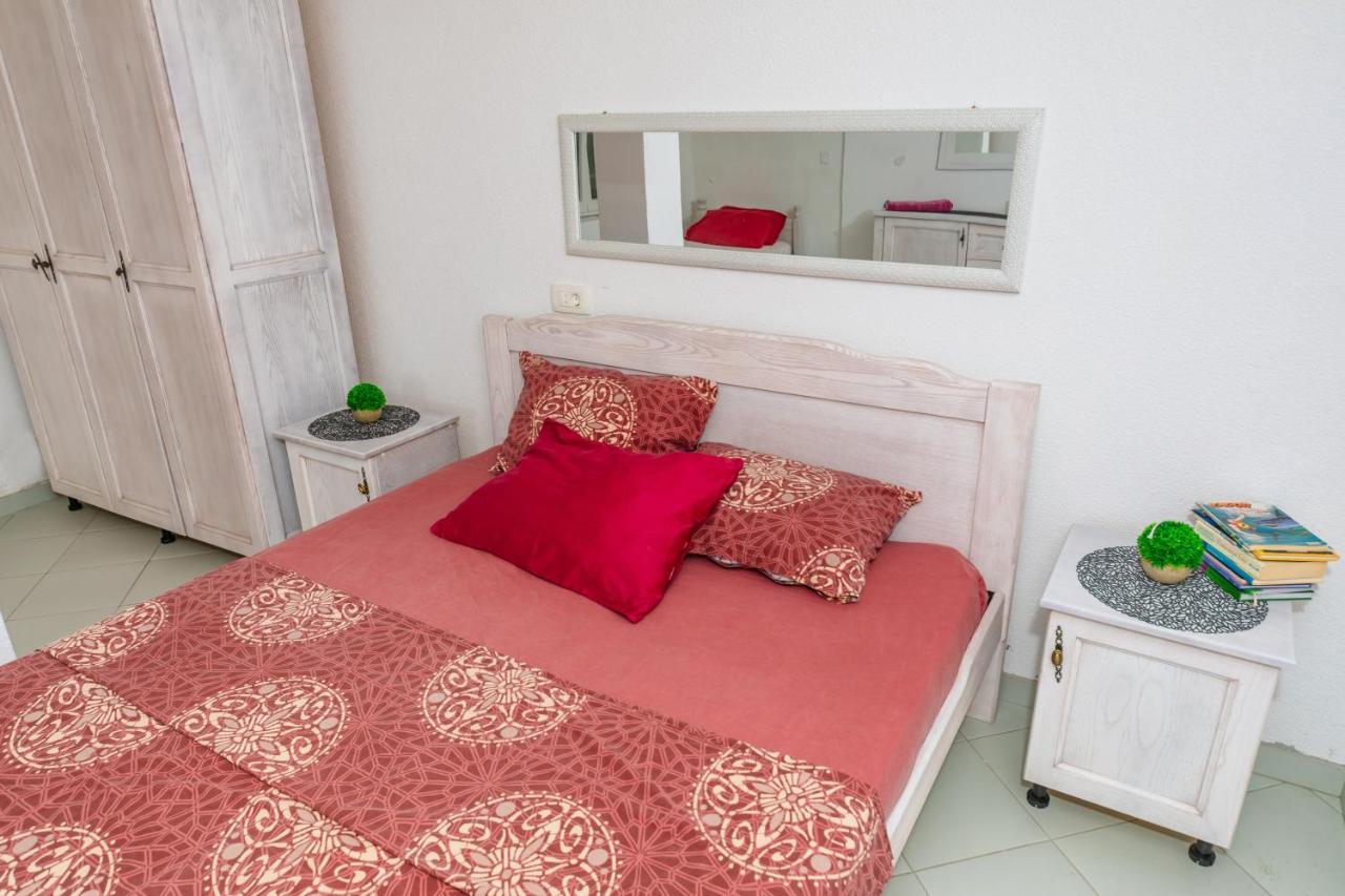 Apartmani Lira Sutomore Dış mekan fotoğraf