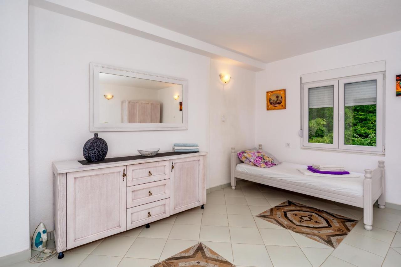 Apartmani Lira Sutomore Dış mekan fotoğraf