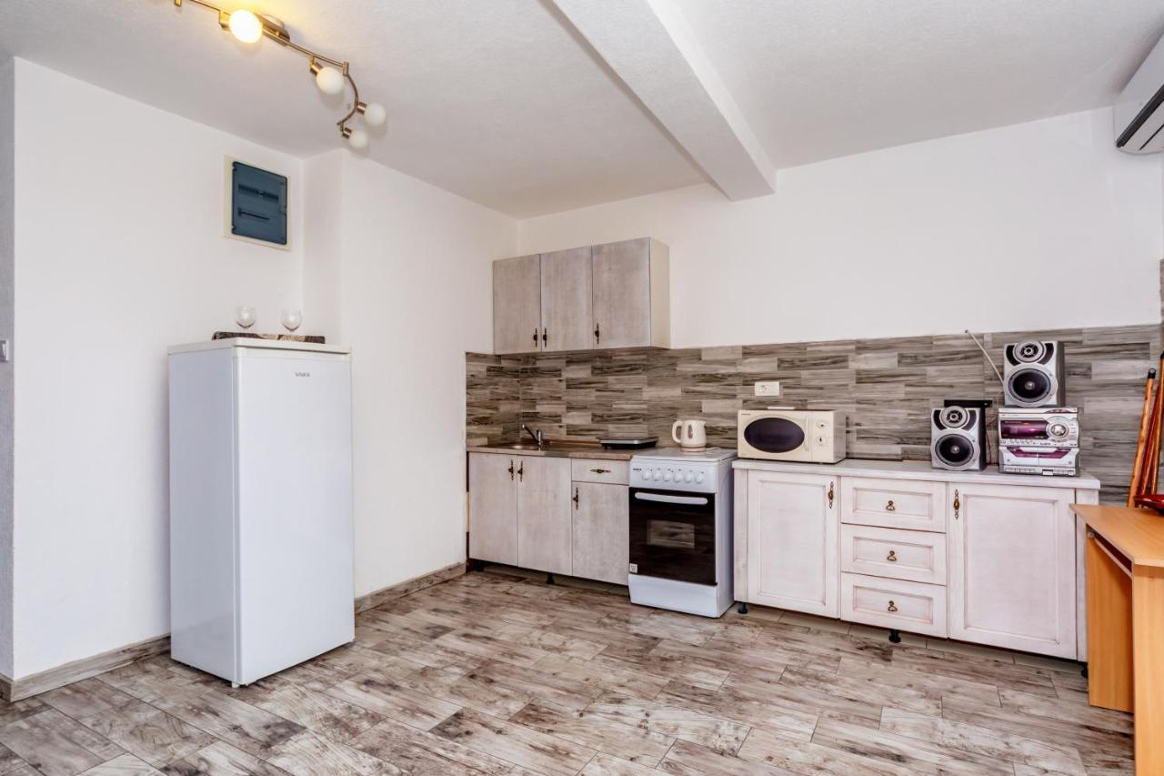 Apartmani Lira Sutomore Dış mekan fotoğraf