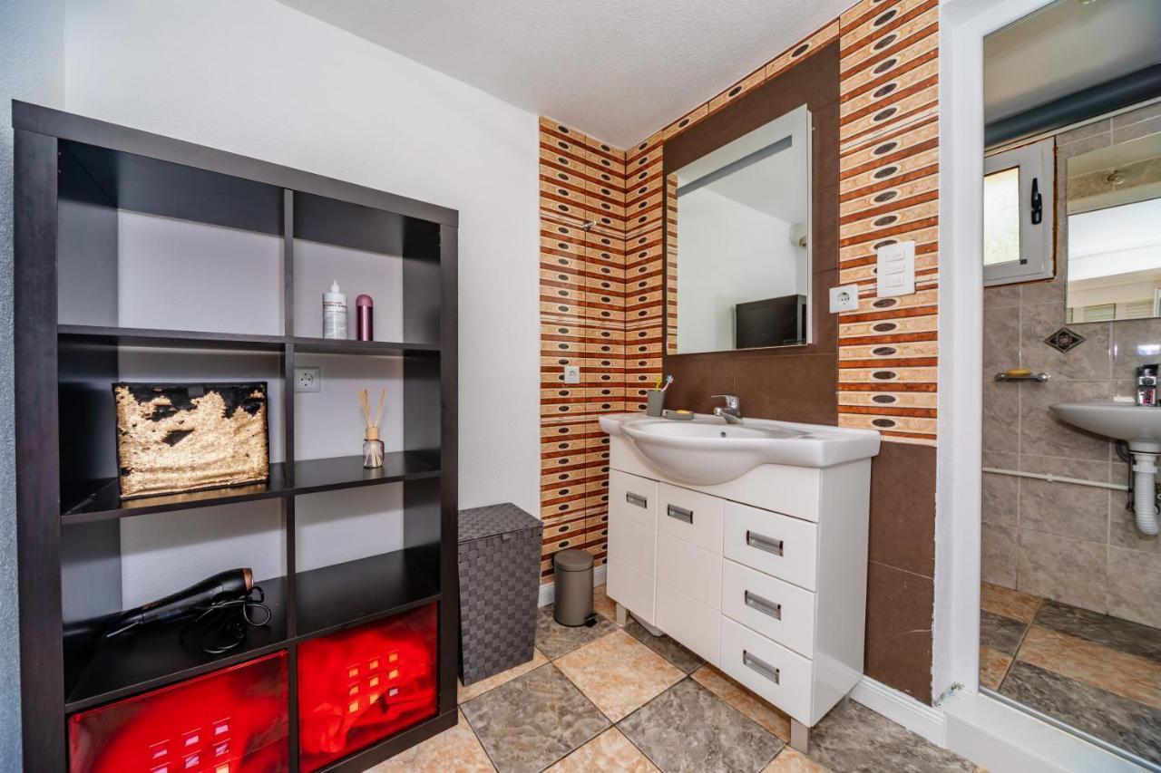 Apartmani Lira Sutomore Dış mekan fotoğraf