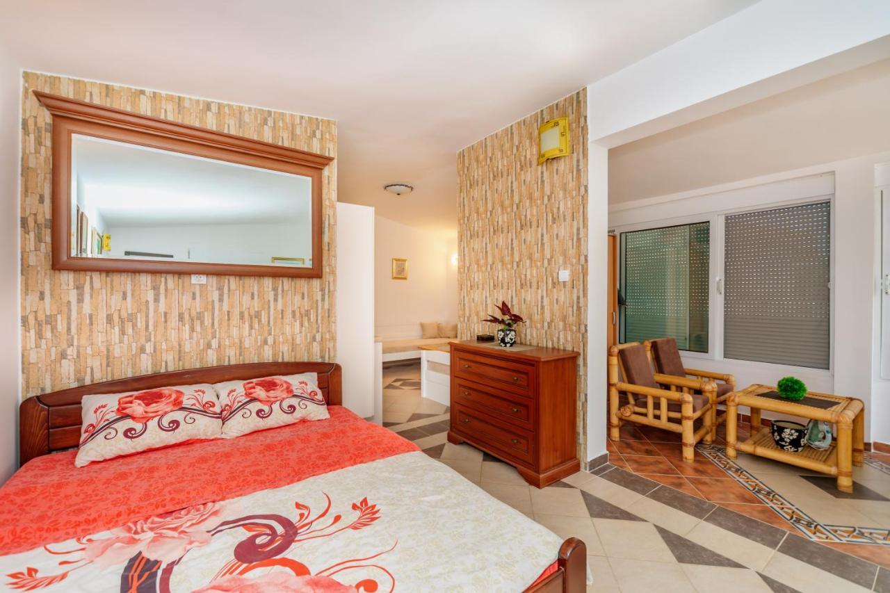 Apartmani Lira Sutomore Dış mekan fotoğraf