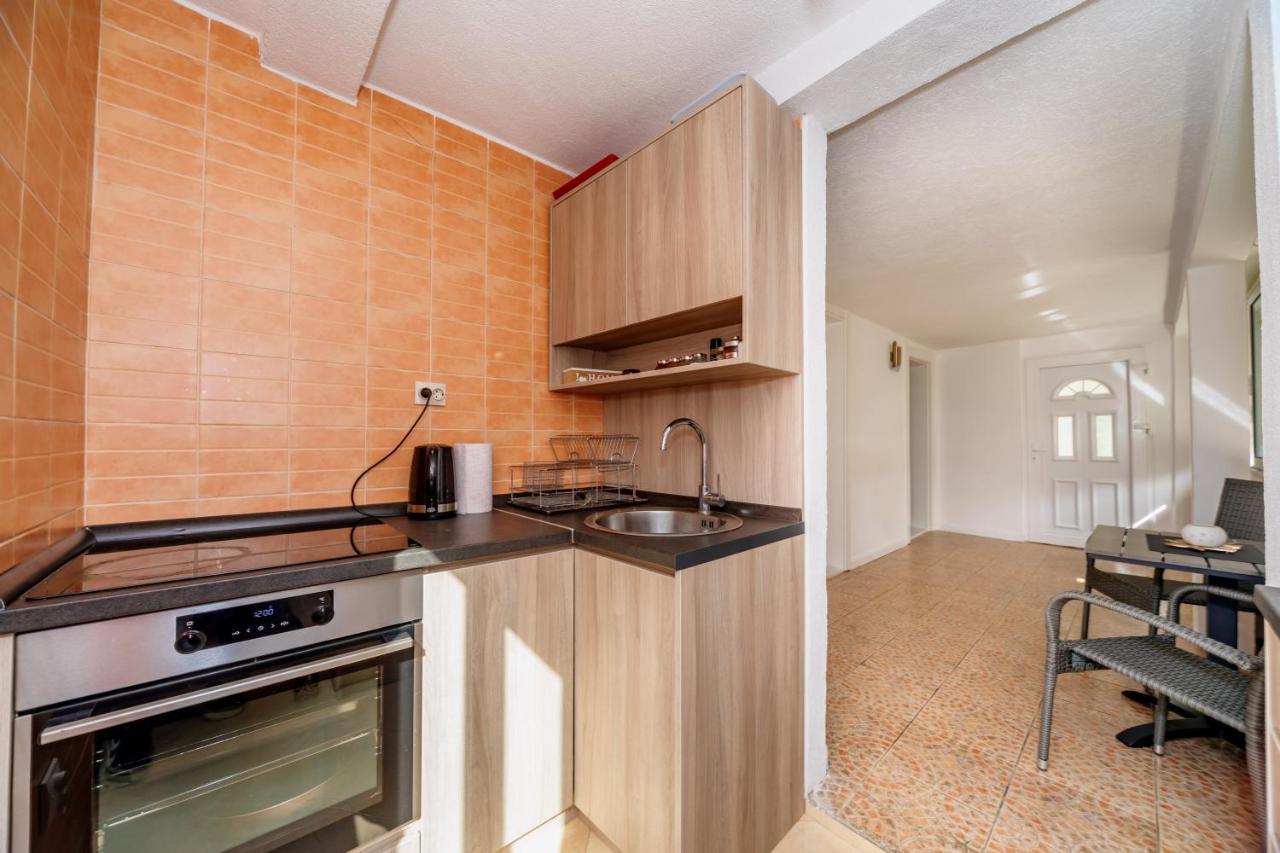 Apartmani Lira Sutomore Dış mekan fotoğraf