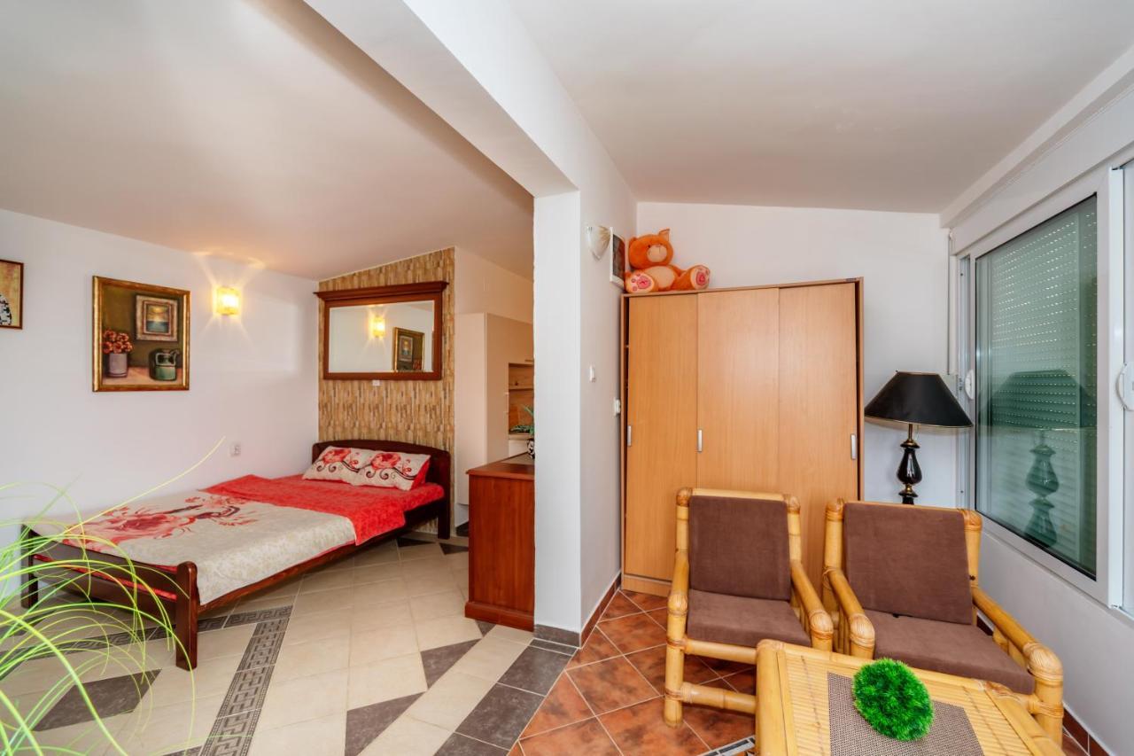 Apartmani Lira Sutomore Dış mekan fotoğraf
