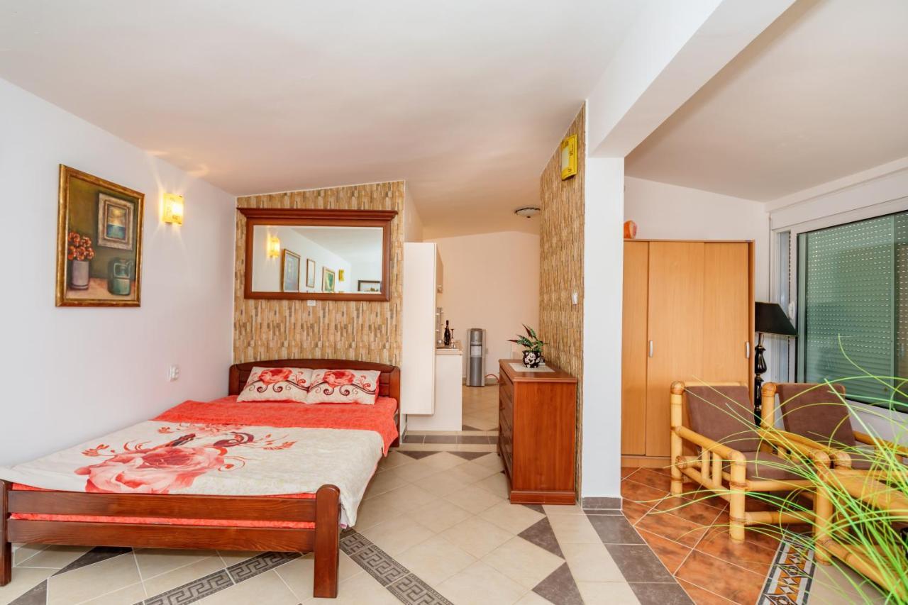 Apartmani Lira Sutomore Dış mekan fotoğraf