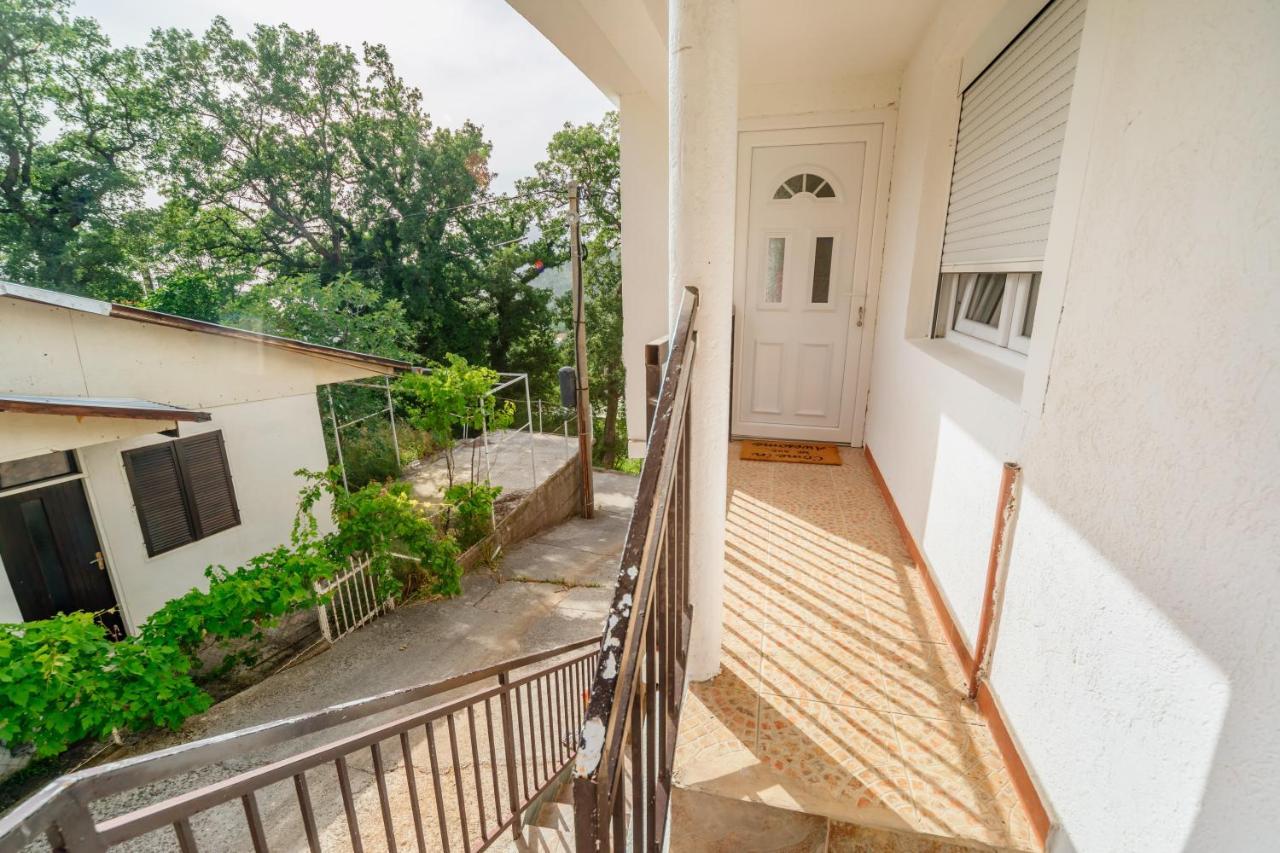 Apartmani Lira Sutomore Dış mekan fotoğraf